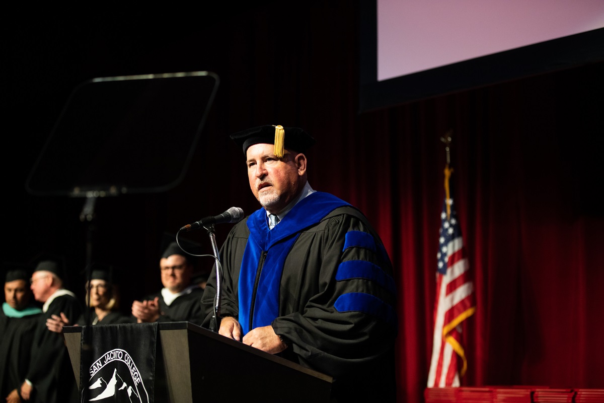 Dr. Roger Schultz speaking at Commencement
