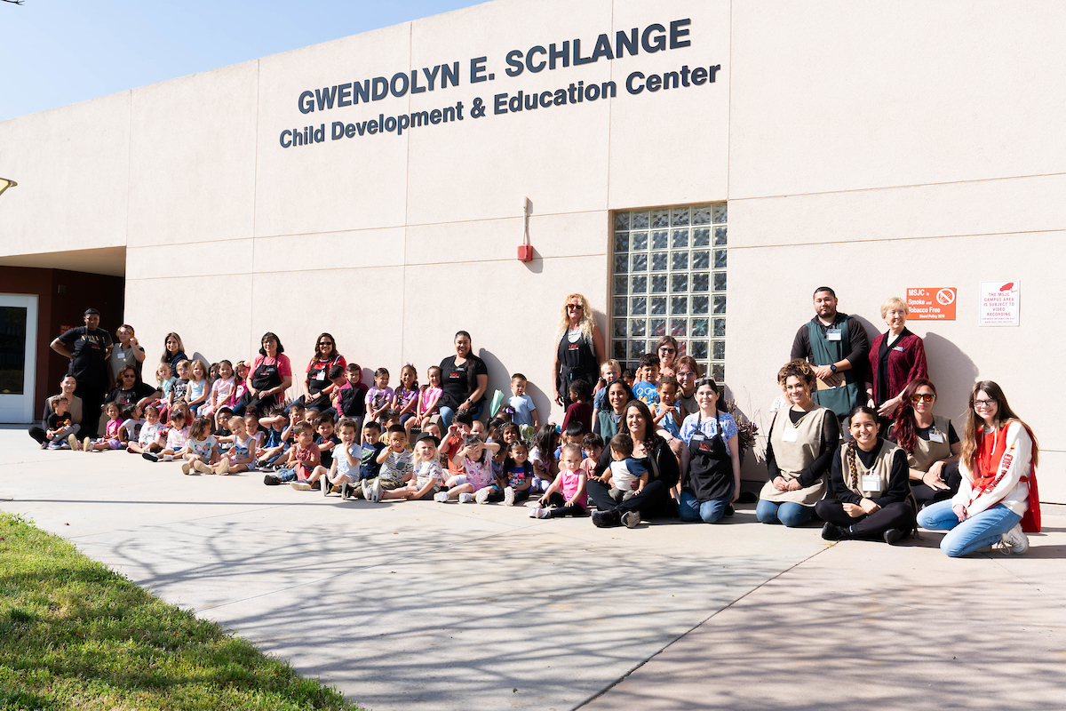 students and teachers in front of the MSJC Child Development Center